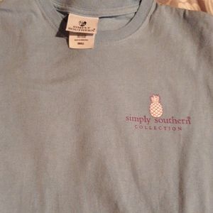 Simply southern T